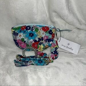 NWT Hair Accessories Kit- Far Out Floral​​